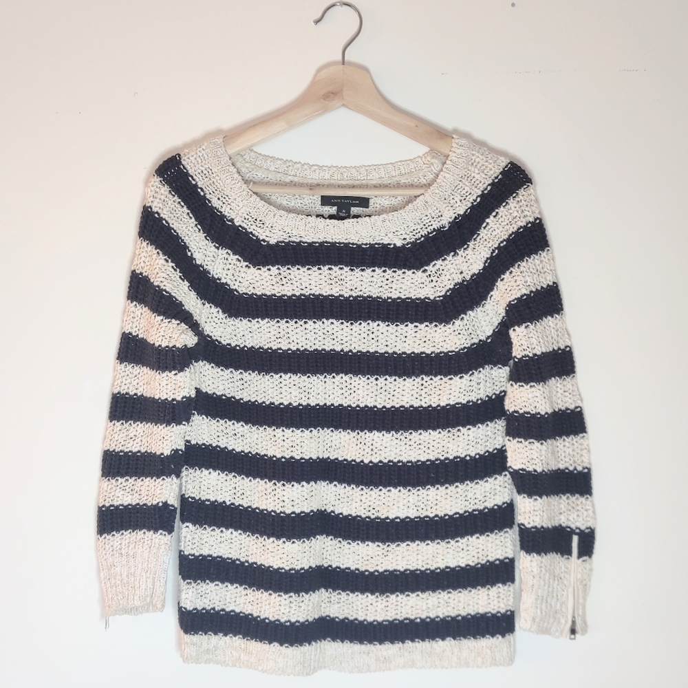 *ANN TAYLOR* Striped crew neck sweater